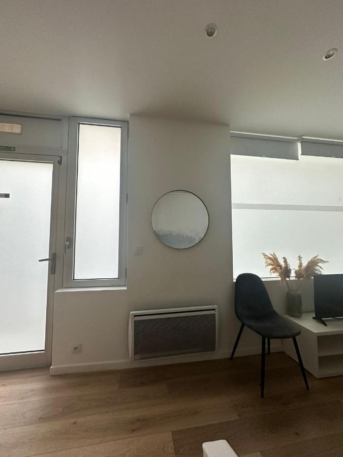 Apartament Modern And Warm Fully Renovated Split Level Apart Steps Away From The Grands Boulevard Paryż Zewnętrze zdjęcie